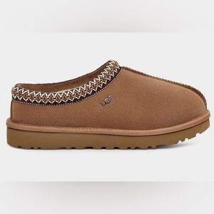Brand new size 6 women’s Ugg tasmans in chestnut. Sold out everywhere
